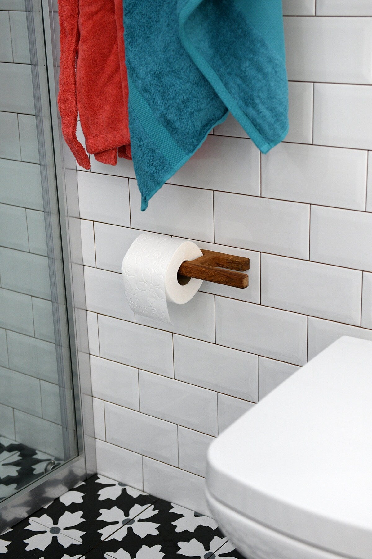 Minimalist Toilet Paper Holder, Handmade Bathroom Decor, Scandinavian Bathroom Decor, Modern Bathroom Accessories, Wood Toilet Paper Holder