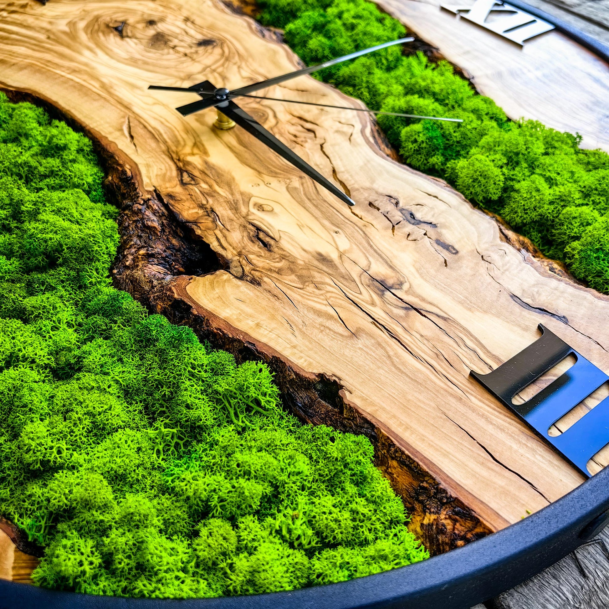 Custom Moss and Metal Wall Clock, Unique Olive Wooden Wall Clock & Moss Wall Art